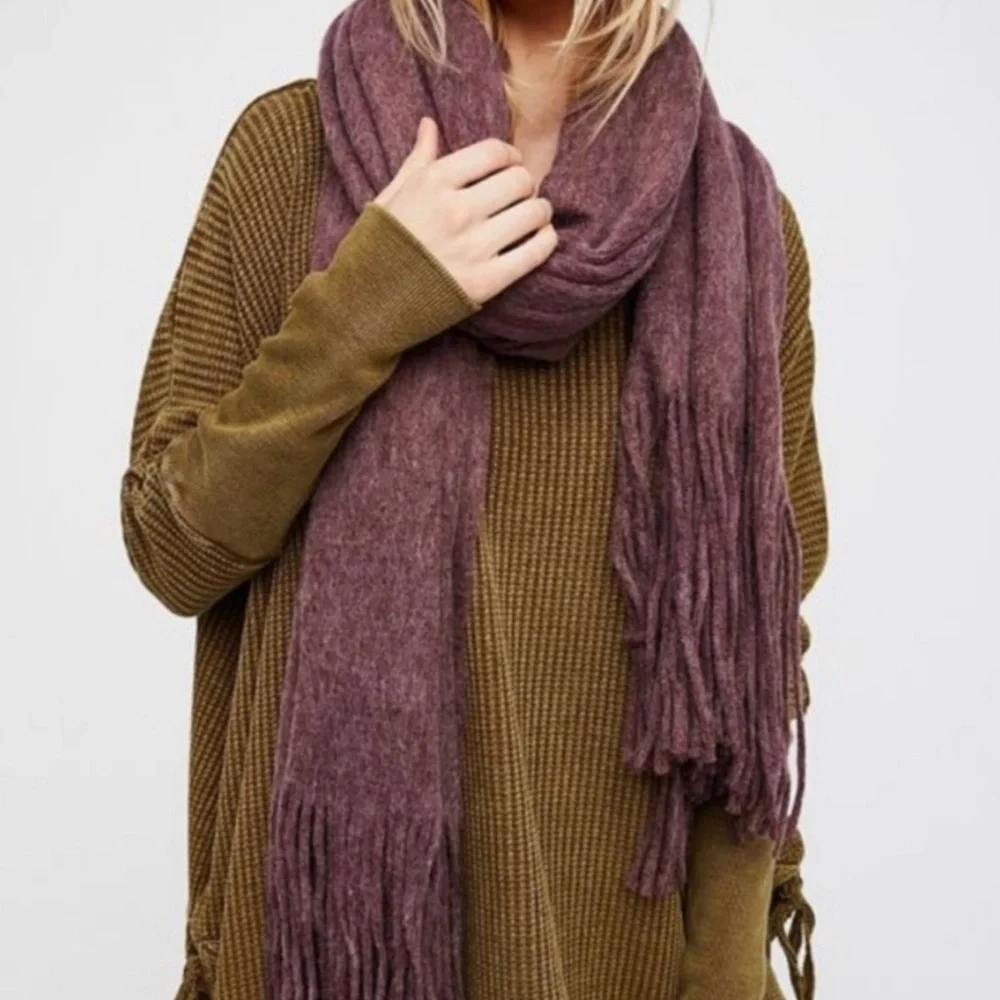 Free People Kolby Brushed Blanket Scarf in Wine